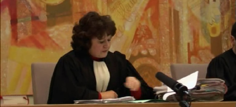 Chronique de la violence ordinaire : le business des chèques volés