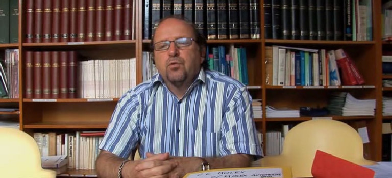 Les Molex des gens debout