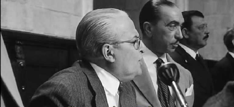 Main basse sur la ville